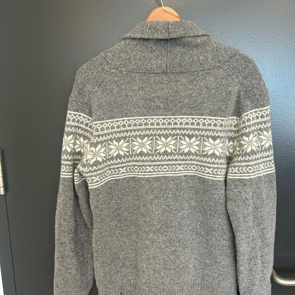 J.Crew men’s wool cardigan size  M good used condition back has a couple flaws - Picture 4 of 8